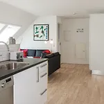 2 Bedroom Amazing In Apartment Ronne