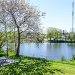 Apartment 2 Bedroom Amazing In Ronne