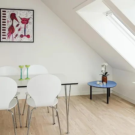Apartment 2 Bedroom Amazing In Ronne